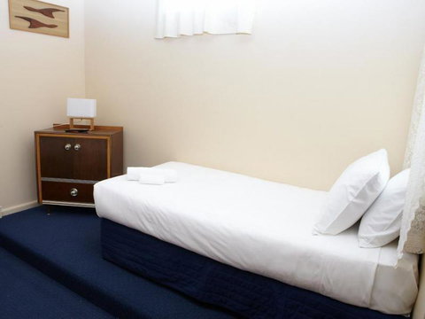 Amara Springs Guest House - Kalgoorlie Accommodation 3