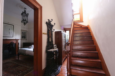 Discover Classic Rocks - Kalgoorlie Accommodation 5