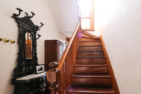 Discover Classic Rocks - Kalgoorlie Accommodation 4