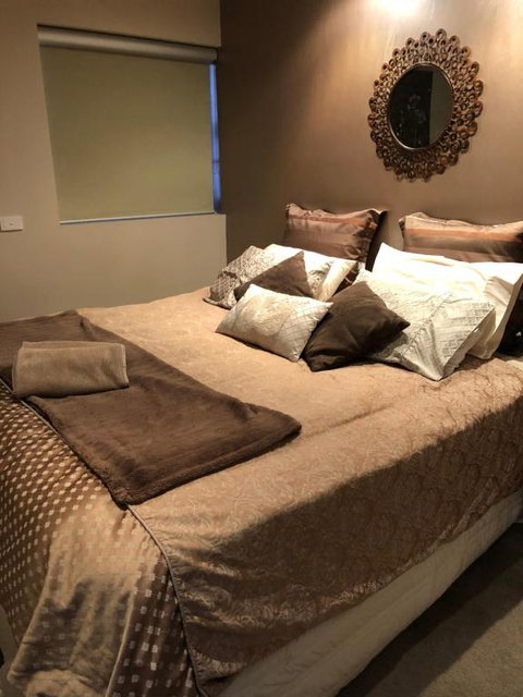 About Time Retreats Studio Seven - Kalgoorlie Accommodation 5