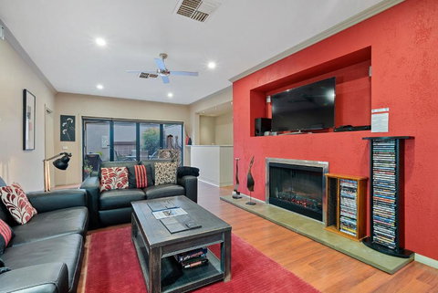 About Time Retreats Studio Seven - Kalgoorlie Accommodation 1