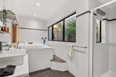 About Time Retreats Studio Seven - Kalgoorlie Accommodation 6