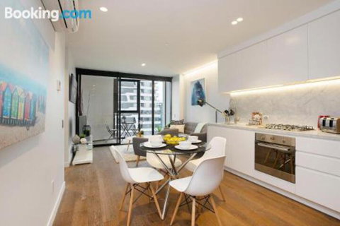 Complete Host CBD Lighthouse Apartments - Kalgoorlie Accommodation 5