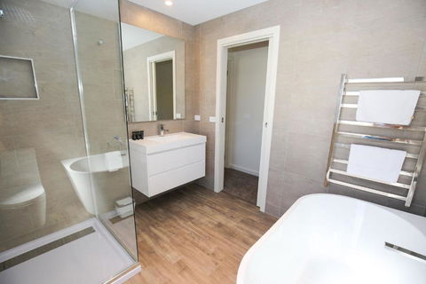 Amber Mist Villa One - Kalgoorlie Accommodation 3