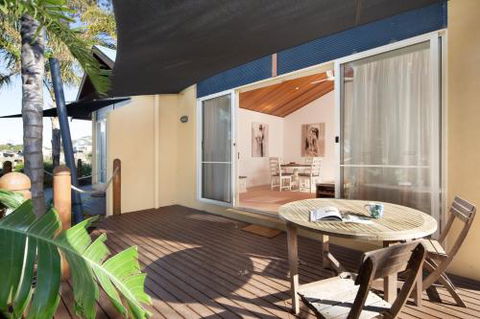 SAILS TWO INVERLOCH - Kalgoorlie Accommodation 4