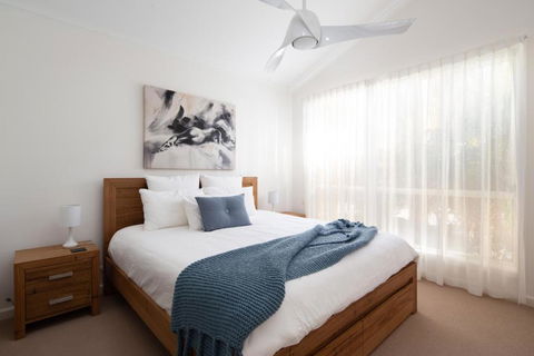 SAILS TWO INVERLOCH - Kalgoorlie Accommodation 1