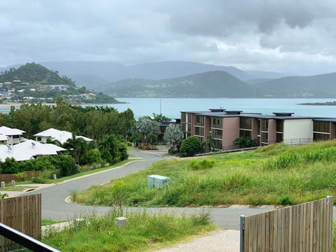 DAYDREAMING Airlie Beach Water Views & Only 200m To Boardwalk. - Kalgoorlie Accommodation 2