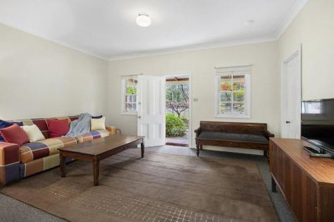 THE TEACHERS COTTAGE - Kalgoorlie Accommodation 3