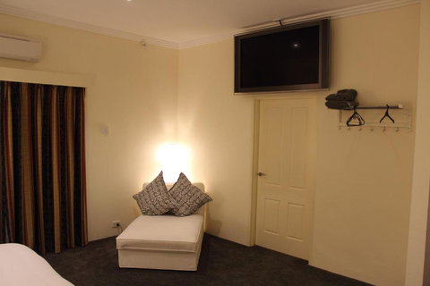 Gundaroo Manor Bed & Breakfast - Kalgoorlie Accommodation 5