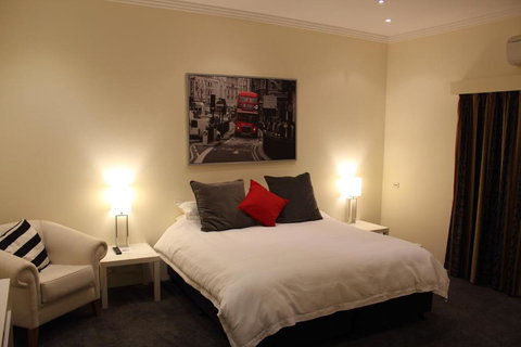 Gundaroo Manor Bed & Breakfast - Kalgoorlie Accommodation 3