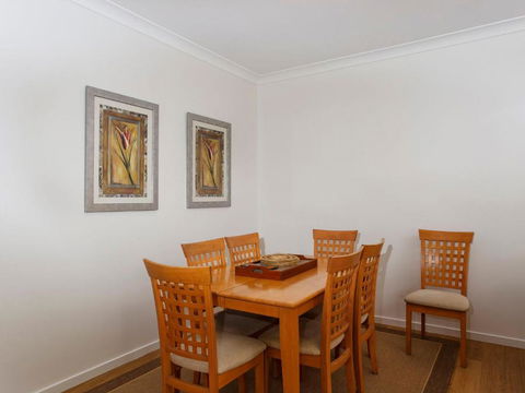 Three Bedroom Townhouse - Kalgoorlie Accommodation 6