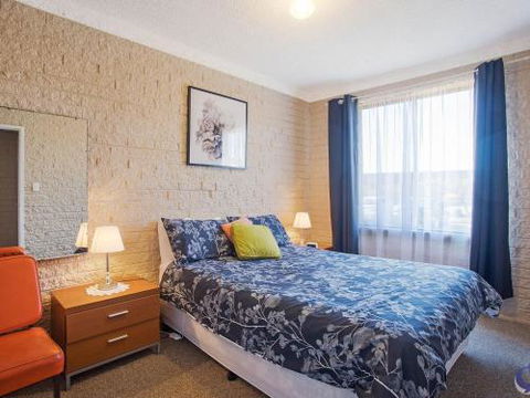 Apollo Unit 12 - Kalgoorlie Accommodation 3