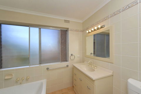 Adriana 6 / 83 85 Ronald Avenue - Kalgoorlie Accommodation 1