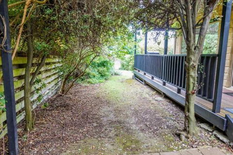 APOLLO BAY HOLIDAY HOUSE Walk To Beach + Wifi - Kalgoorlie Accommodation 1