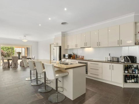 THE LOCH SURFSIDE WIFI NETFLIX PET FRIENDLY (OUTSIDE ONLY) - Kalgoorlie Accommodation 6