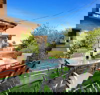 The Gazebo Place - Spacious 4 Bedroom near Murray River - Kalgoorlie Accommodation
