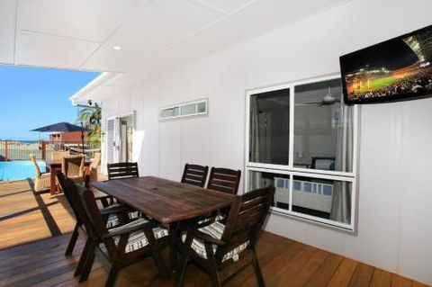 BEACH SHOPS & FABULOUS VACATION HOME! - Kalgoorlie Accommodation 1