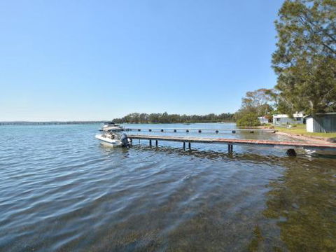 Morisset Waterfront 1bdr Studio Looking Over Trinity Marina - Kalgoorlie Accommodation 4