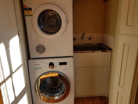 CARNBREA - Kalgoorlie Accommodation 5