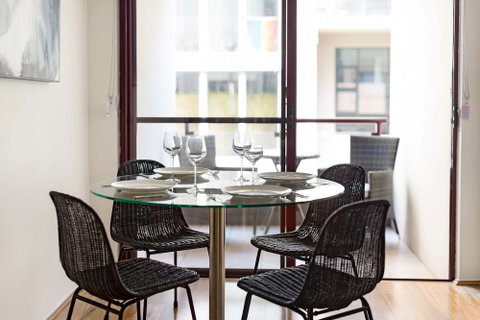 Modern 1 Bdrm In Vibrant Darlinghurst - PEL - Kalgoorlie Accommodation 2