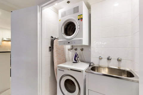 Modern 1 Bdrm In Vibrant Darlinghurst - PEL - Kalgoorlie Accommodation 5