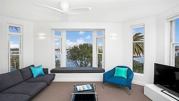 Modern Apartment With Sydneys Finest Views CP308 - Kalgoorlie Accommodation 6