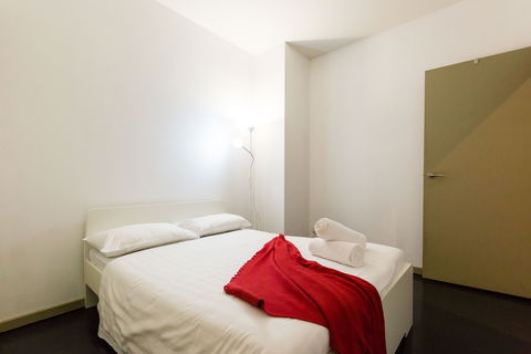 MEGAN, 2BDR Melbourne Apartment - Kalgoorlie Accommodation 4