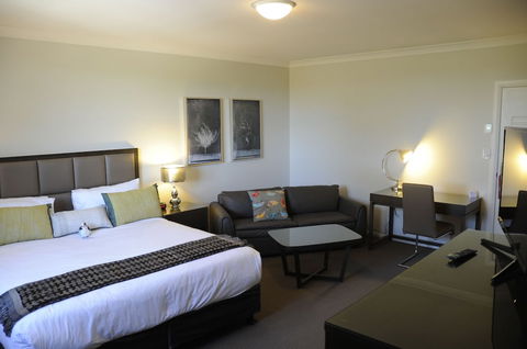 Riverside Oaks Golf Resort - Kalgoorlie Accommodation 5
