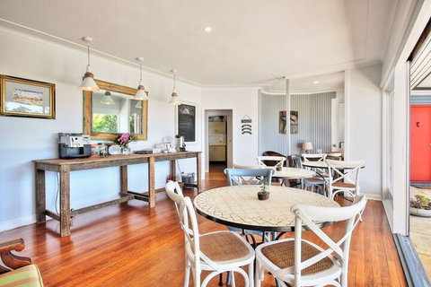 Dolphin Sands - Kalgoorlie Accommodation 2