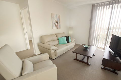 Curtis Central Apartments - Kalgoorlie Accommodation 5