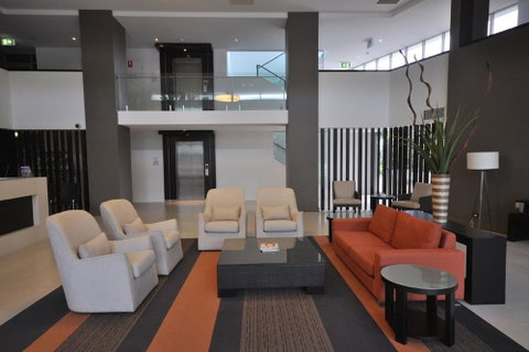 Chancellor Lakeside - Kalgoorlie Accommodation 4