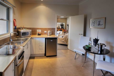 53 On Victoria - Kalgoorlie Accommodation 1