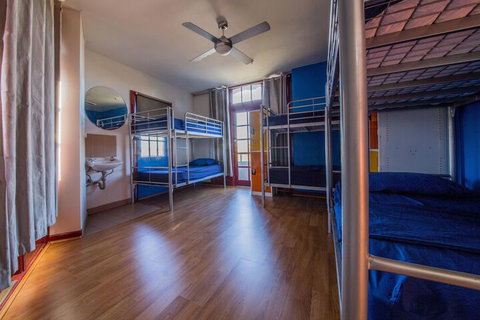 Mad Monkey Backpackers Bayswater - Kalgoorlie Accommodation 6