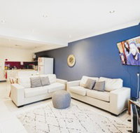 Manly Beach House - Kalgoorlie Accommodation