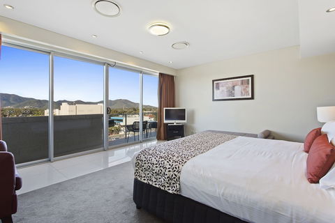 CBD Luxury Accommodation - Kalgoorlie Accommodation 4