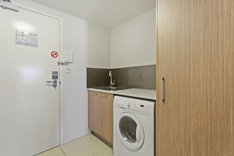CBD Luxury Accommodation - Kalgoorlie Accommodation 3