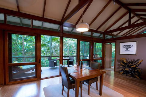 Crystal Creek Rainforest Retreat - Kalgoorlie Accommodation 7