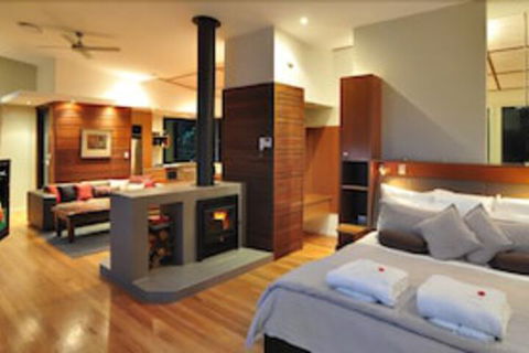 Crystal Creek Rainforest Retreat - Kalgoorlie Accommodation 4