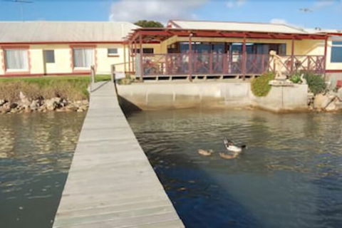 Meningie's Waterfront Motel - Kalgoorlie Accommodation 0