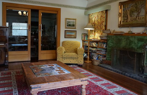 Melville House - Kalgoorlie Accommodation 5