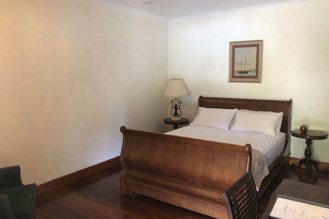 Daintree Manor Bed & Breakfast - Kalgoorlie Accommodation 2