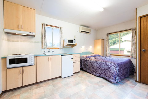 Clog Barn Caravan Park - Kalgoorlie Accommodation 3