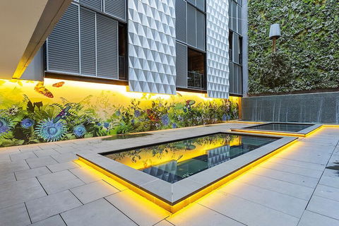 LAURENT Views Of MCG & Yarra River + Fed Square - Kalgoorlie Accommodation 1