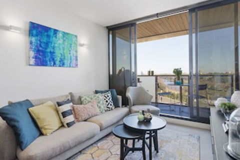 LAURENT Views Of MCG & Yarra River + Fed Square - Kalgoorlie Accommodation 0