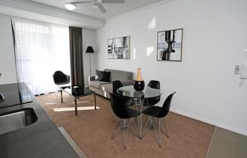 Under The Townsville Sun (694I) - Kalgoorlie Accommodation 5