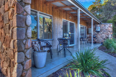 Freycinet Stone Studio 4 - Kalgoorlie Accommodation 6