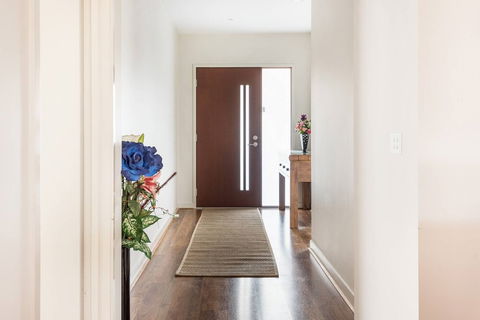 5br Luxury House 20 Min To Cbd Spacious Living - Kalgoorlie Accommodation 1