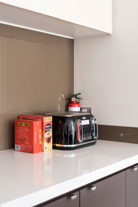 5br Luxury House 20 Min To Cbd Spacious Living - Kalgoorlie Accommodation 6