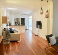 3 Bedroom Home Near Manly Beach - Kalgoorlie Accommodation