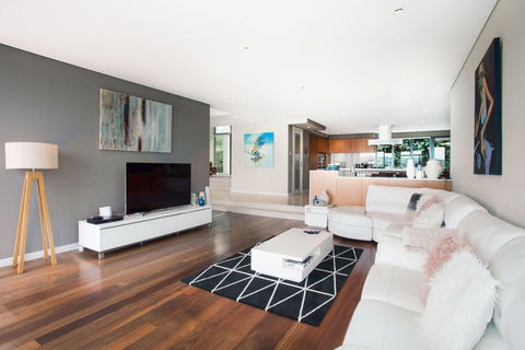 Luxurious Waterfront (ifr698) - Kalgoorlie Accommodation 4